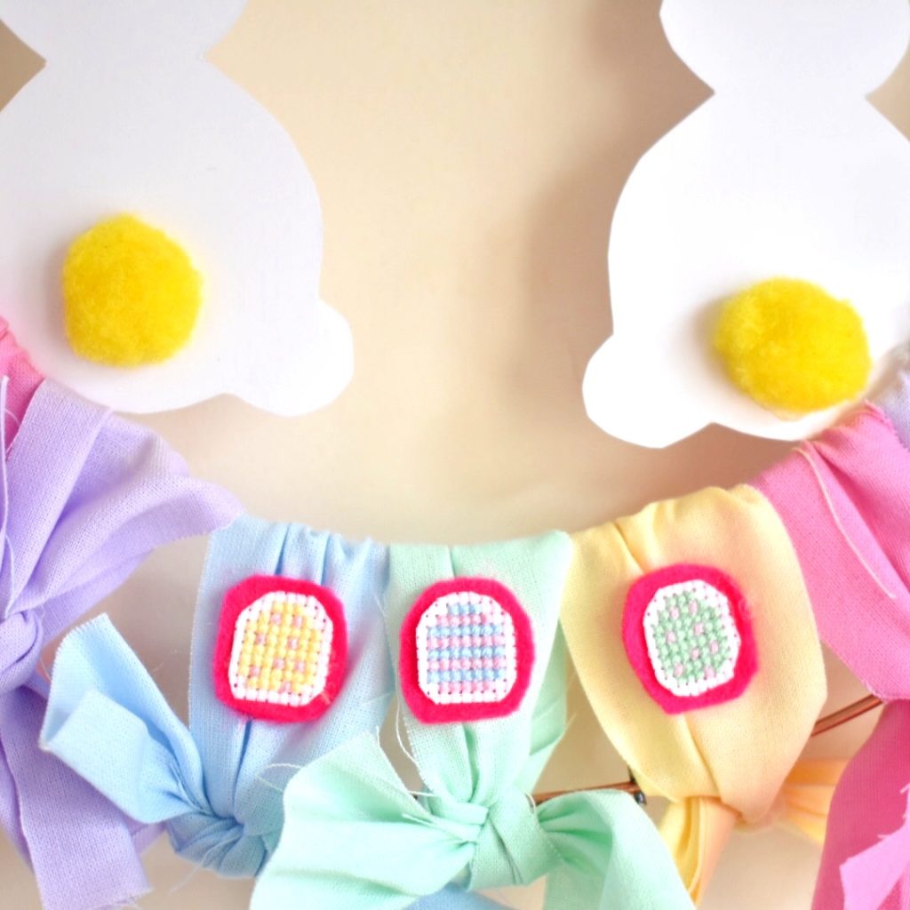close-up-of-bunnies-on-easy-diy-easter-wreath